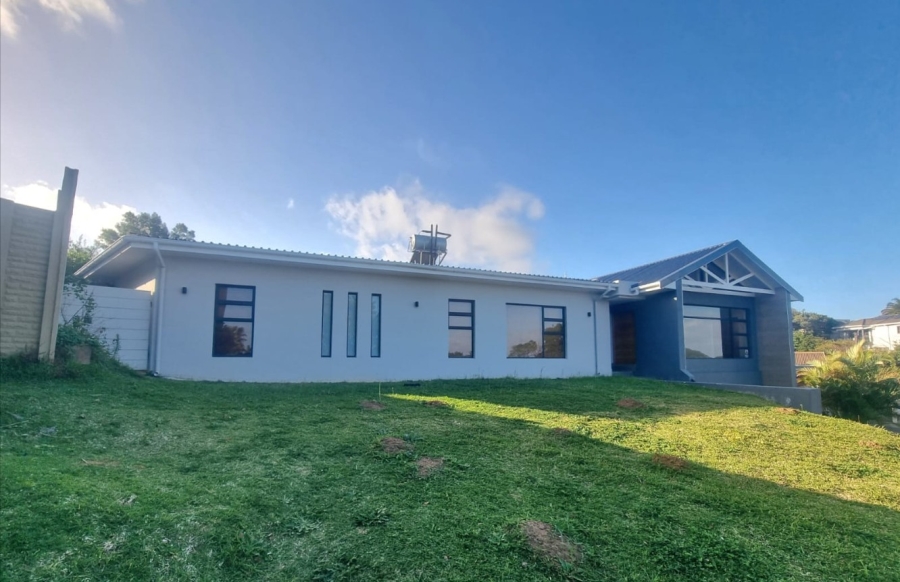4 Bedroom Property for Sale in Blue Bend Eastern Cape